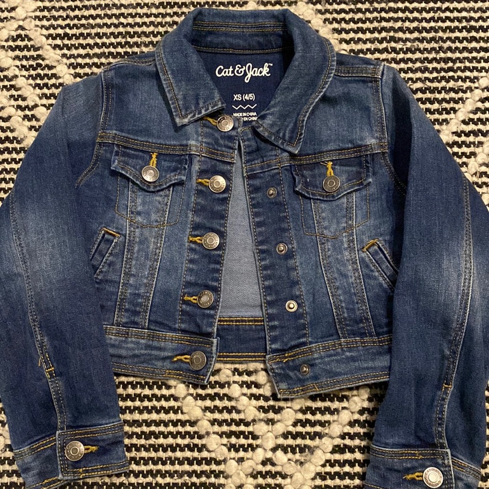 Cat & Jack girl’s size XS 4/5 jean jacket